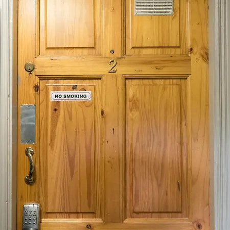 City Centre Self Catering Apartment *
