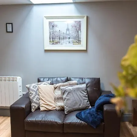 City Centre Self Catering Apartment *